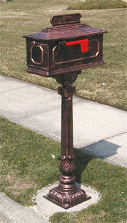 Pedestal Traditional Mailbox